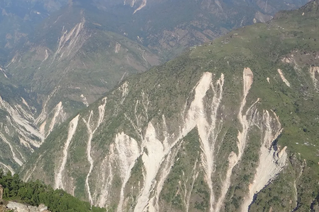 Image of steep-mountain-slopes-have-surprisingly-long-lifetimes