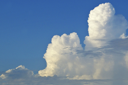 Francisco Spaulding-Astudillo and Jonathan Mitchell’s Congestus Cloud Research Highlighted by EOS